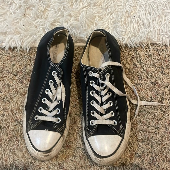 Low top converse - Picture 1 of 3